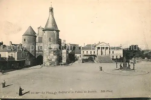 AK / Ansichtskarte Issoudun_Indre La Place du Beffroi et le Palais de Justice Issoudun Indre Kat. Issoudun