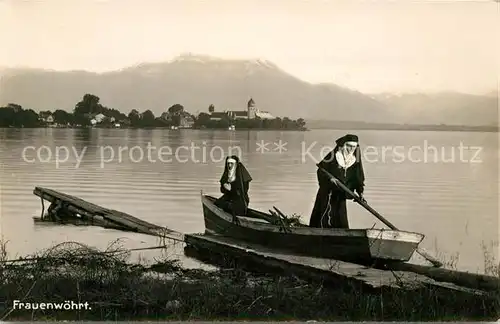 AK / Ansichtskarte Frauenwoerth_Chiemsee Panorama Nonnen im Boot Frauenwoerth Chiemsee Kat. Chiemsee