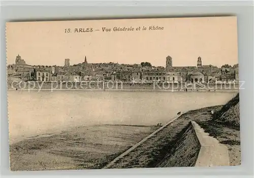 AK / Ansichtskarte Arles_Bouches du Rhone Vue generale et le Rhone Arles Bouches du Rhone Kat. Arles