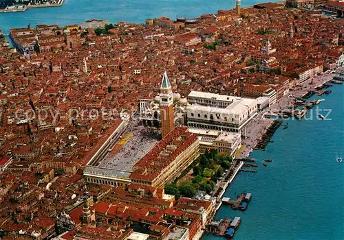 AK / Ansichtskarte Venezia_Venedig Fliegeraufnahme Piazza S. Marco Palazzo Ducale  Venezia Venedig Kat. 