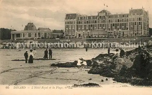 AK / Ansichtskarte Dinard_Ille_et_Vilaine_Bretagne Hotel Royal et la Plage Dinard_Ille Kat. Dinard