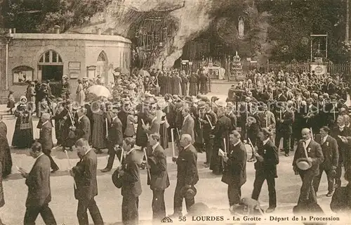 AK / Ansichtskarte Lourdes_Hautes_Pyrenees Grotte Depart de la Procession Lourdes_Hautes_Pyrenees Kat. Lourdes