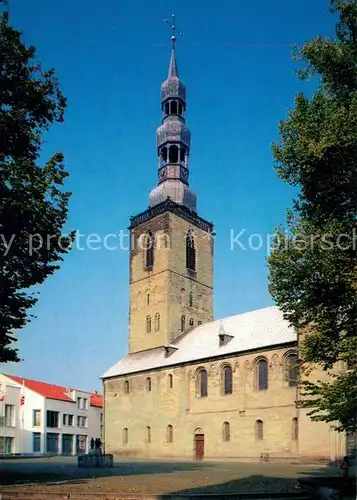 AK / Ansichtskarte Soest_Arnsberg Petrikirche mit Petrushaus aelteste Stadt Westfalens Soest_Arnsberg