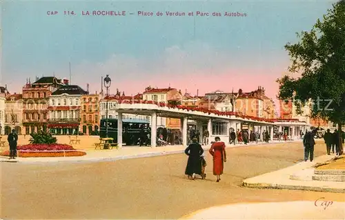 AK / Ansichtskarte La_Rochelle_Charente Maritime Place de Verdun et Parc des Autobus La_Rochelle Kat. La Rochelle