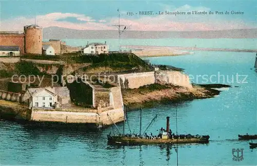 AK / Ansichtskarte Brest_Finistere Le Semaphore et lEntree du Port de Guerre Brest_Finistere Kat. Brest