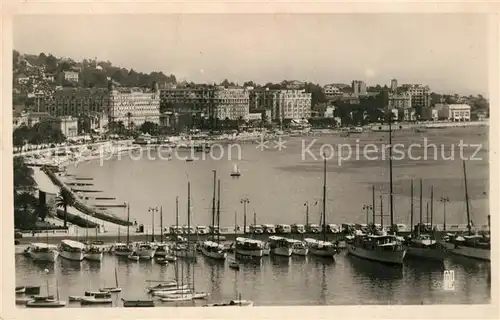 AK / Ansichtskarte Cannes_Alpes Maritimes Vue sur le Port et la Croisette Cannes Alpes Maritimes Kat. Cannes