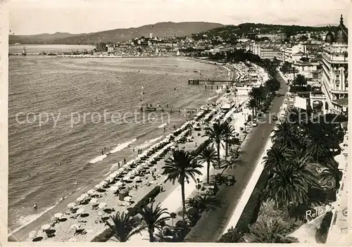 AK / Ansichtskarte Cannes_Alpes Maritimes Vue generale de la plage de la Croisette Cannes Alpes Maritimes Kat. Cannes