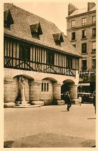 AK / Ansichtskarte Rouen La Place du Vieux Marche et mosaique indiquant lemplacement du Bucher Rouen Kat. Rouen