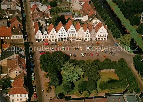 AK / Ansichtskarte Friedrichstadt_Eider Fliegeraufnahme Giebelhaeusern Markt  Friedrichstadt_Eider Kat. Friedrichstadt