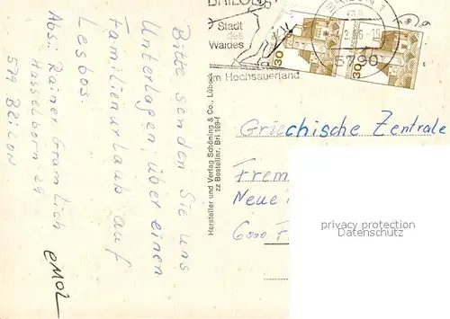 AK / Ansichtskarte Brilon Ortsansicht mit Kirche Strassenpartie Hochhaus Platz Brunnen Brilon