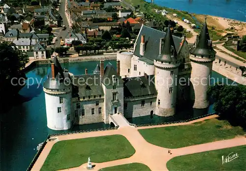 AK / Ansichtskarte Sully sur Loire Chateau forteresse du XIV siecle entoure par la Sange vue aerienne Sully sur Loire