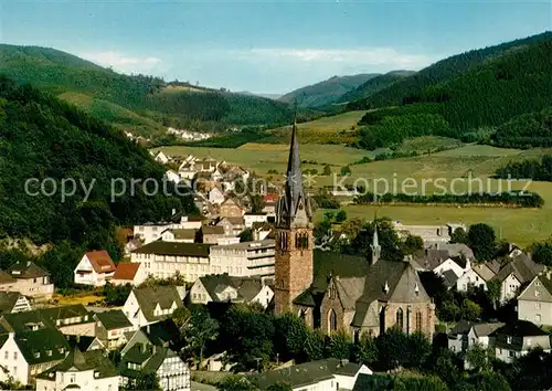 AK / Ansichtskarte Altenhundem Panorama mit Kirche Altenhundem