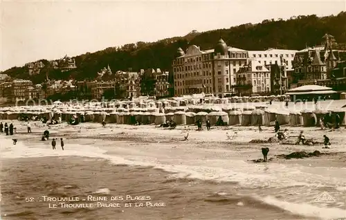 AK / Ansichtskarte Trouville sur Mer Reine des Plages Palace et la Plage Trouville sur Mer