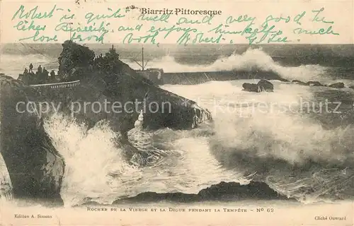 AK / Ansichtskarte Biarritz_Pyrenees_Atlantiques Rocher de la Vierge et la Digue pendant la Tempete Biarritz_Pyrenees