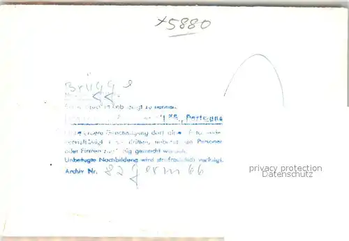 AK / Ansichtskarte Bruegge_Luedenscheid Ortsansicht mit Teich mit Blick zur Kirche Bruegge Luedenscheid