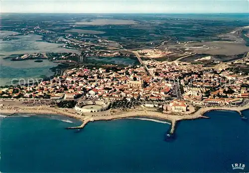 AK / Ansichtskarte Les_Saintes Maries de la Mer Fliegeraufnahme Les
