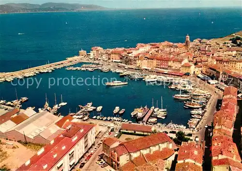 AK / Ansichtskarte Saint_Tropez_Var Fliegeraufnahme Port Saint_Tropez_Var