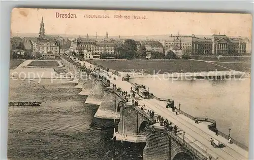 AK / Ansichtskarte Dresden Augustusbruecke mit Blick nach Neustadt Dresden