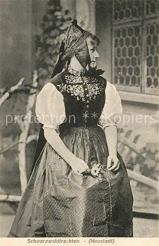 AK / Ansichtskarte Trachten_Schwarzwald Neustadt Trachten Schwarzwald