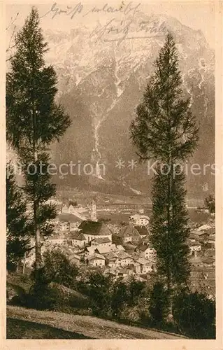 AK / Ansichtskarte Mittenwald_Bayern Panorama mit Karwendelgebirge Mittenwald Bayern