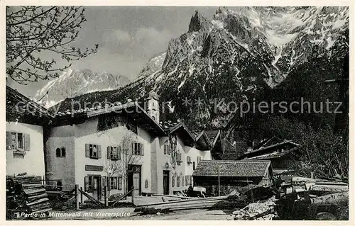 AK / Ansichtskarte Mittenwald_Bayern Ortsmotiv mit Blick zur Viererspitze Karwendelgebirge Mittenwald Bayern