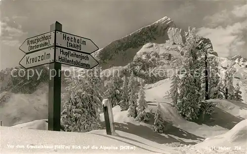 AK / Ansichtskarte Kreuzeckhaus Wegweiser mit Alpspitze Kreuzeckhaus