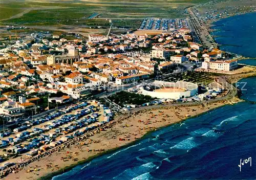 AK / Ansichtskarte Les_Saintes Maries de la Mer Fliegeraufnahme Eglise Arenes Les