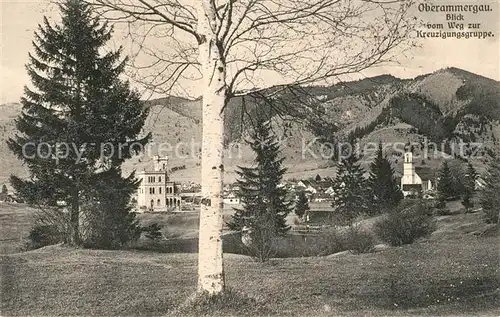 AK / Ansichtskarte Oberammergau Blick vom Weg zur Kreuzigungsgruppe Kirche Schloss Oberammergau