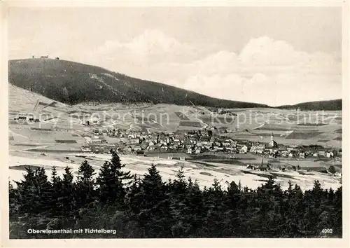 AK / Ansichtskarte Oberwiesenthal_Erzgebirge Panorama Blick zum Fichtelberg Oberwiesenthal Erzgebirge