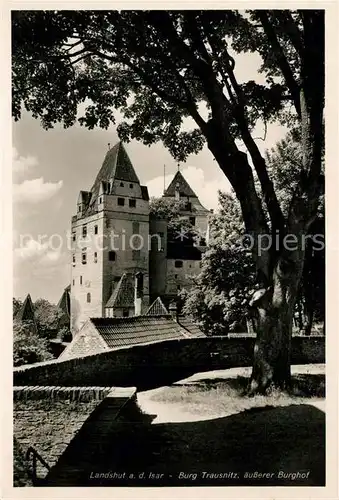 AK / Ansichtskarte Landshut_Isar Burg Trausnitz aeusserer Burghof Landshut Isar