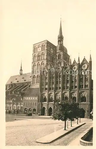 AK / Ansichtskarte Stralsund_Mecklenburg_Vorpommern Rathaus Stralsund_Mecklenburg