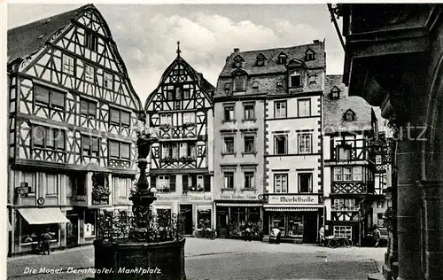 AK / Ansichtskarte Bernkastel Kues Marktplatz Fachwerkhaeuser  Bernkastel Kues