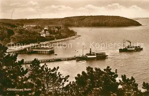 AK / Ansichtskarte Gluecksburg_Ostseebad Bucht Schiffsanlegestelle Gluecksburg_Ostseebad