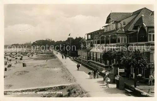 AK / Ansichtskarte Niendorf_Ostseebad Strandpromenade Niendorf_Ostseebad