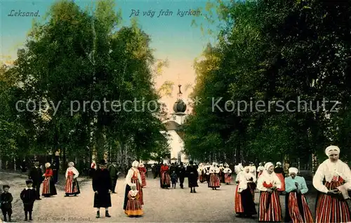 AK / Ansichtskarte Leksand Pa vaeg fran kyrkan Leksand