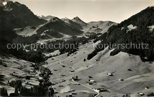 AK / Ansichtskarte Adelboden Gilbach Strasse nach Geils Hahnenmoos Adelboden