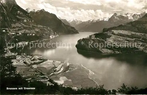 AK / Ansichtskarte Brunnen_SZ Urnersee  Brunnen_SZ