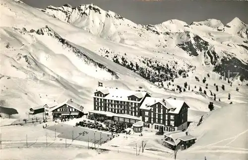 AK / Ansichtskarte Kleine_Scheidegg_Wengen Bahnhof Winterpanorama Kleine_Scheidegg_Wengen