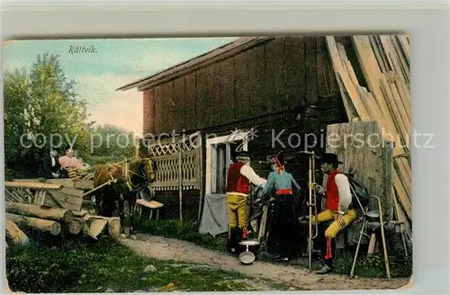 AK / Ansichtskarte Raettvik Bauernhaus Trachten Pferdekutsche Raettvik