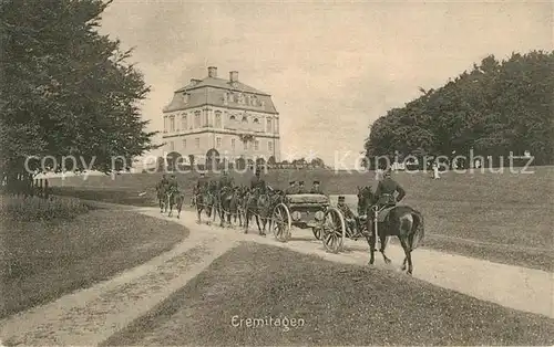 AK / Ansichtskarte Eremitagen Pferdekutsche Soldaten Eremitagen