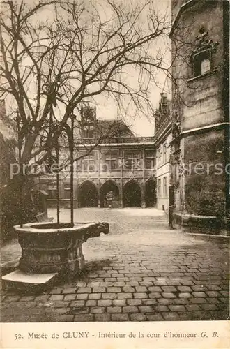 AK / Ansichtskarte Cluny Musee Cour d honneur Cluny