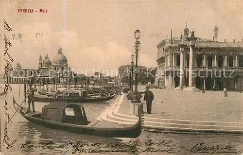 AK / Ansichtskarte Venezia_Venedig Mole Gondeln Venezia Venedig