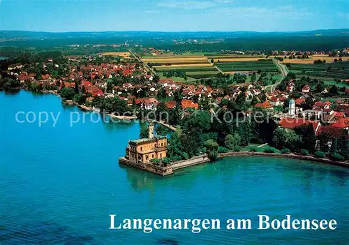 AK / Ansichtskarte Langenargen_Bodensee Fliegeraufnahme Schloss Montfort Unterdorf Langenargen Bodensee