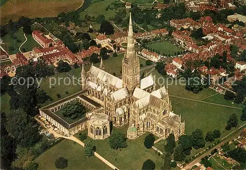 AK / Ansichtskarte Wiltshire_UK Fliegeraufnahme mit Salisbury Cathedral Wiltshire UK