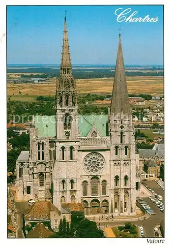 AK / Ansichtskarte Chartres_Eure_et_Loir Vue aerienne de la cathedrale du XIIe siecle Chartres_Eure_et_Loir