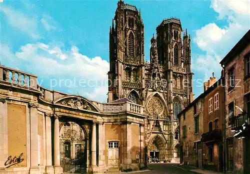 AK / Ansichtskarte Toul_Meurthe et Moselle_Lothringen La Cathedrale et le portail de lhotel de ville Toul_Meurthe et Moselle