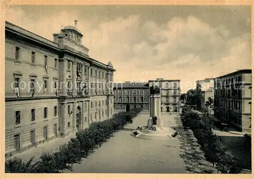 AK / Ansichtskarte Taranto Piazza della Vittoria Monumento ai Caduti Kriegerdenkmal Taranto