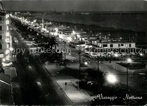 AK / Ansichtskarte Viareggio Notturno Nachtansicht viareggio