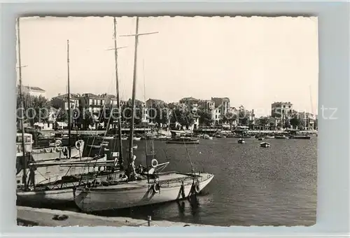 AK / Ansichtskarte Golfe Juan Port de peche et de plaisance Bateau Segelyacht Golfe Juan