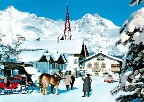 AK / Ansichtskarte Seefeld_Tirol Tiroler Schmuckkastl Ortsmotiv mit Pferdeschlitten Kirche Blick gegen Wettersteingebirge Seefeld Tirol
